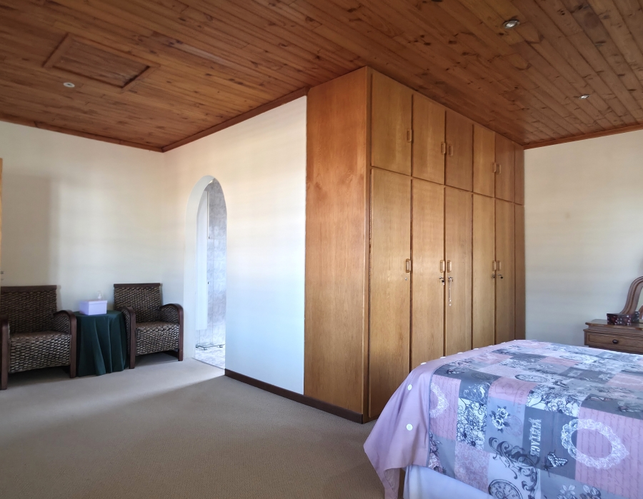 4 Bedroom Property for Sale in Noorsekloof Eastern Cape